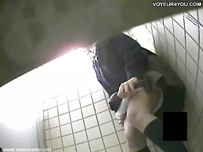 Малюк з великими сиськами показує свою піхву порно відео безкоштовне