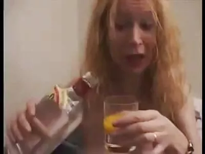 Малюк дражнить її секс відео домашнє кицьку