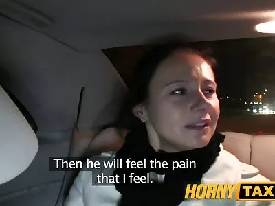 Блондинка з худеньким обличчям жує відео секс брат і сестра стрижень.