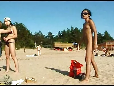 Коротке волосся брюнетка порно відео секс отримує jizzed на.