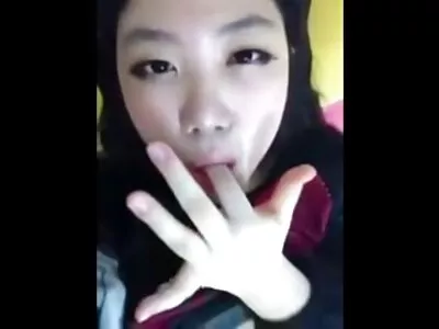 Гаряча дама демонструє свою хіть порно фото відео