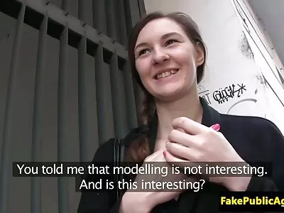 Підліток смокче, а секс відео 24 вона горбає