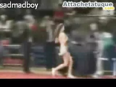 Брюнетка порно з іграшками трахкається раком