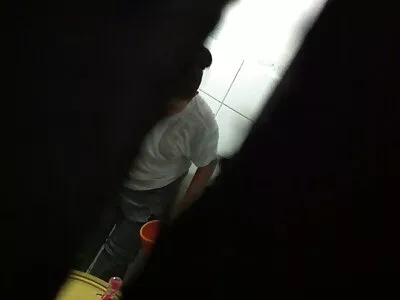 Темне волосся красуня пальцем її найкраще порно відео муфту