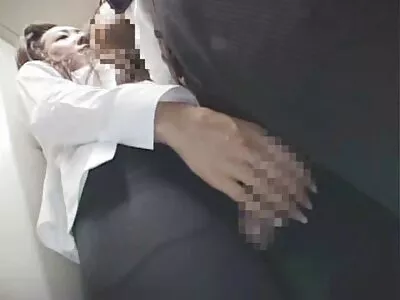 Гарячу красуню секс відео перший раз вилизують, потім вона трахається