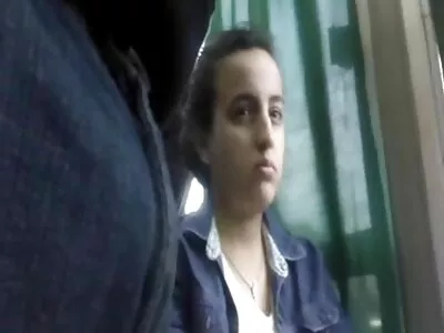 Так гарна дружина порн відео брюнетка пеферує член, ніж відвідувати свою сім'ю, святий біс!