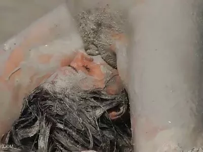 Татуйована блондинка скачати порно відео на телефон жорстко дрочить себе